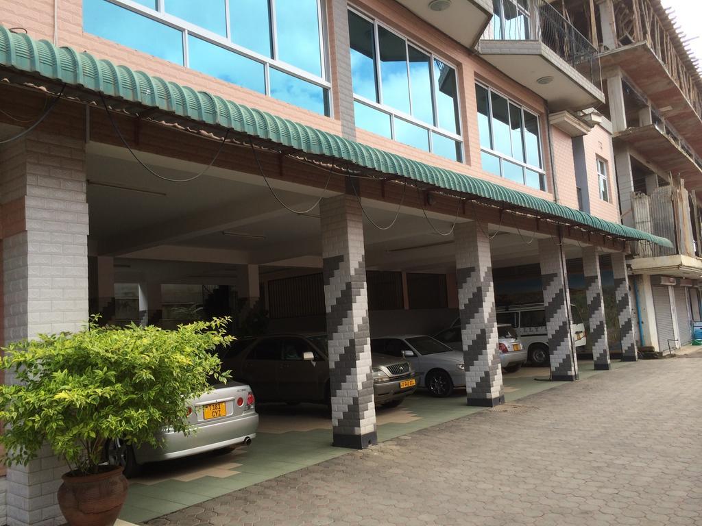 Mc-Elly'S Hotel Arusha Exteriör bild